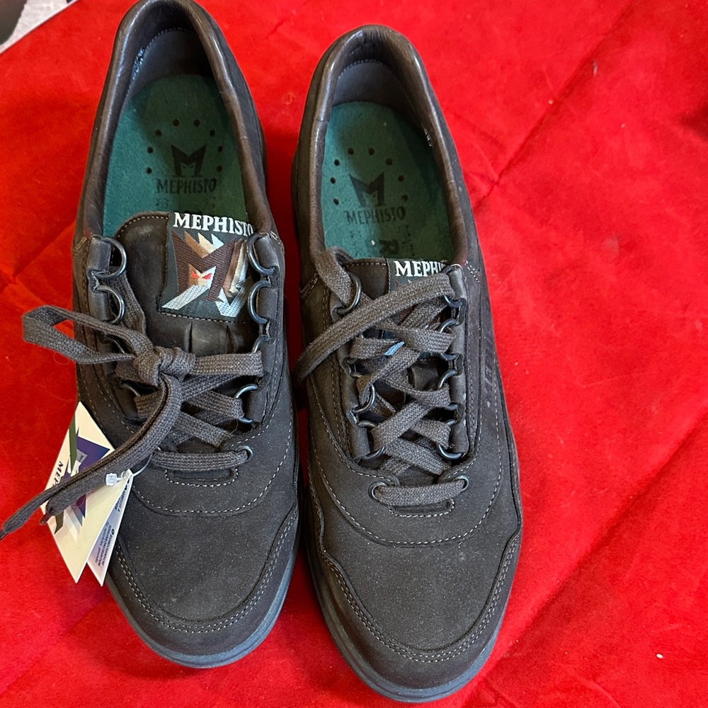Mephisto Women’s Black Sneakers size 8 US